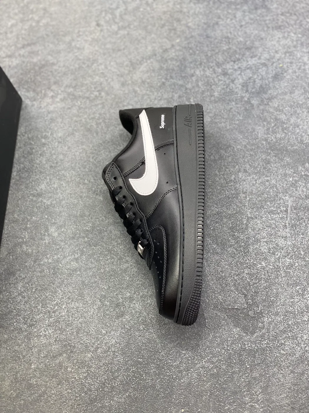 Nike Air Force Low - Black / White