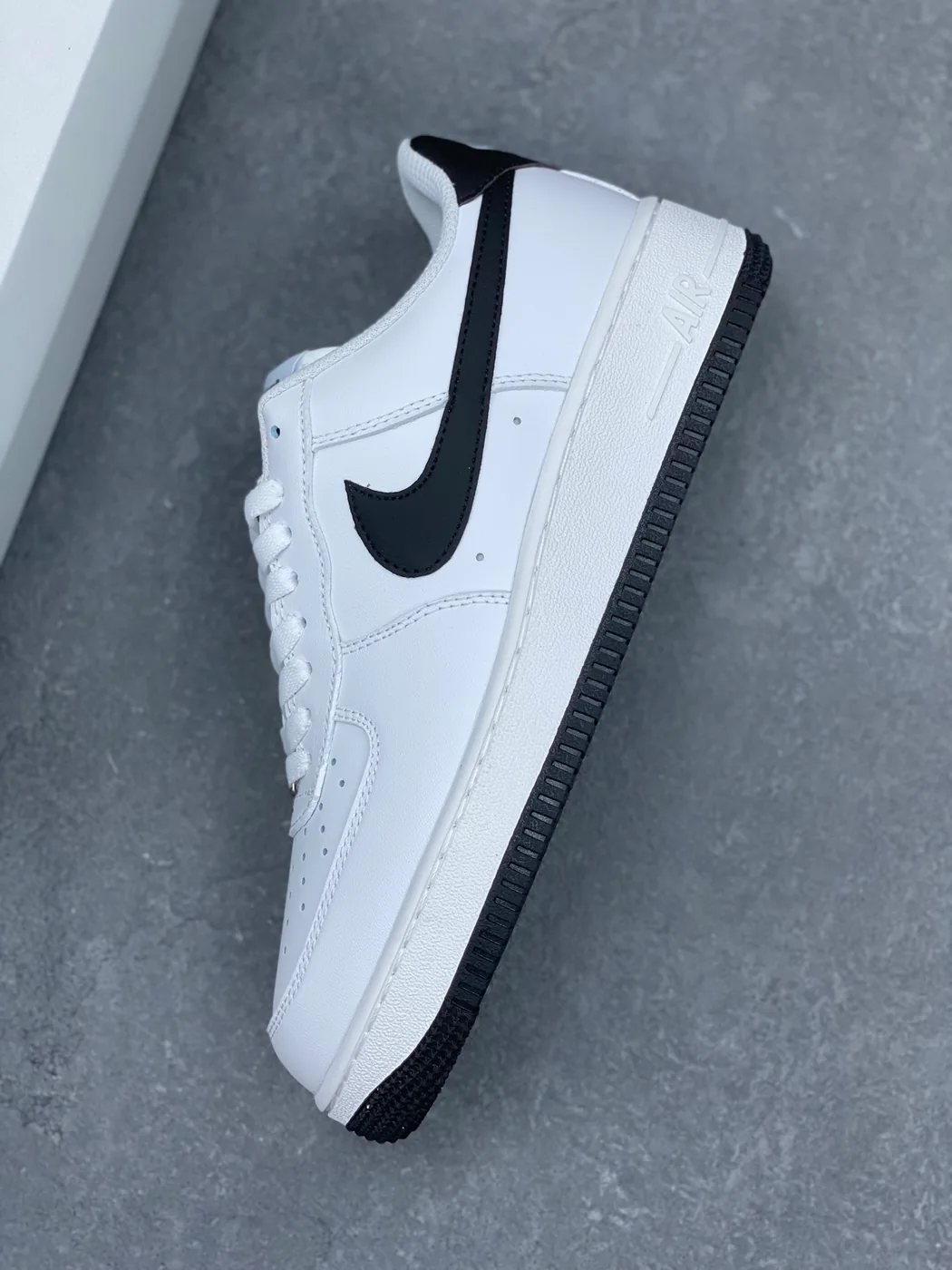Nike Air Force Low - Black / White