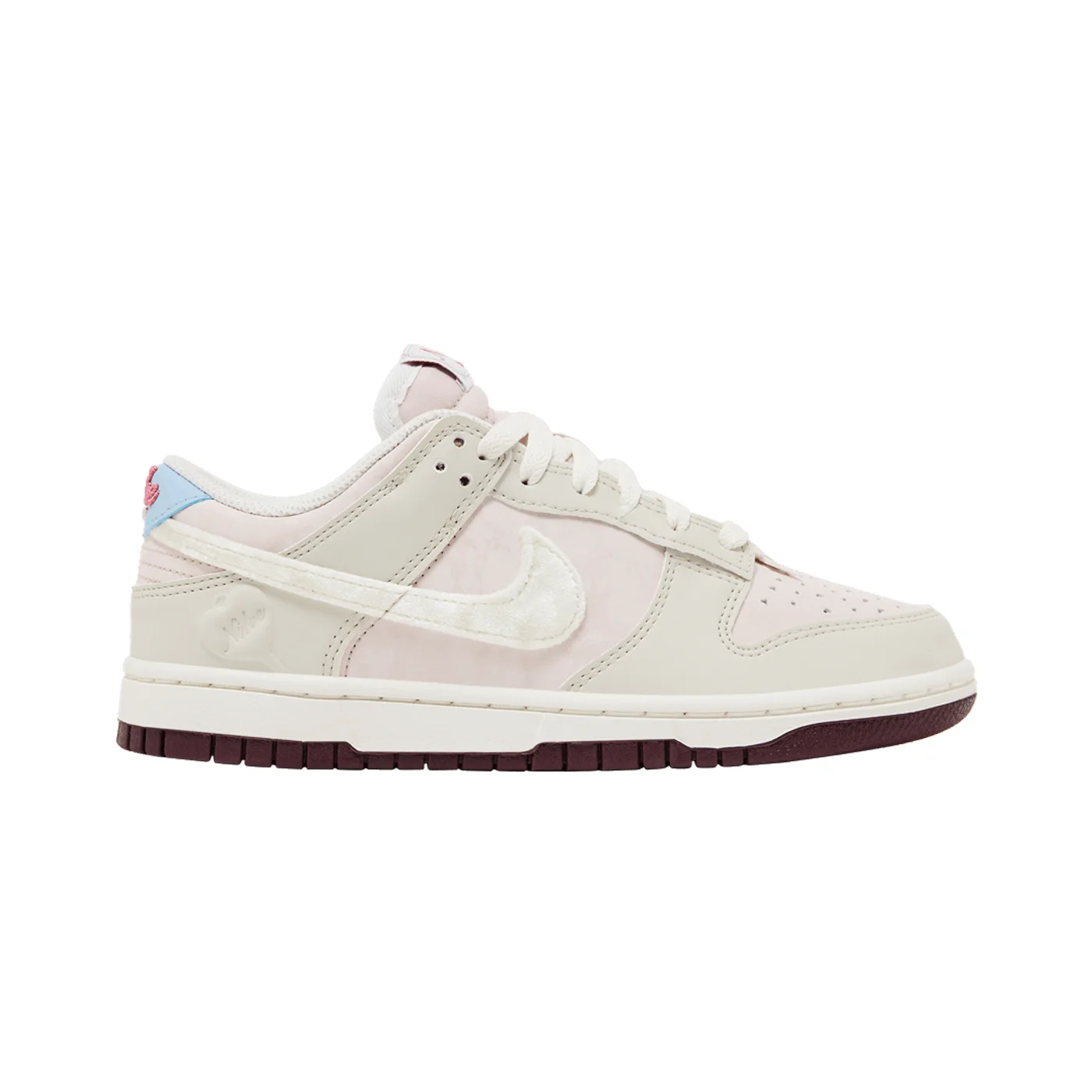Nike Dunk Low 'Valentine's Day'